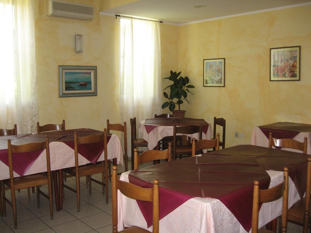 Hotel Eleonora ريميني المظهر الخارجي الصورة