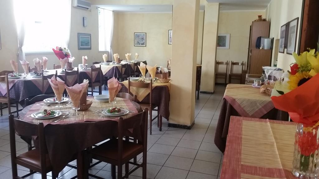 Hotel Eleonora ريميني المظهر الخارجي الصورة
