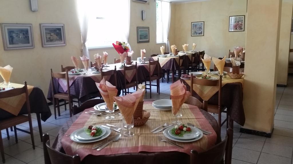 Hotel Eleonora ريميني المظهر الخارجي الصورة